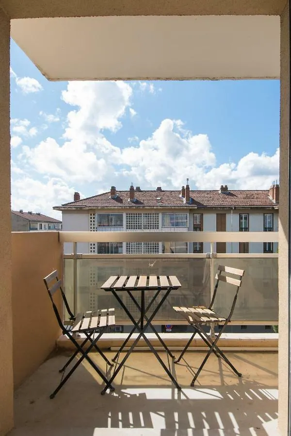 A 2 Pas Du Palais Free Parking Apartment Avignon France